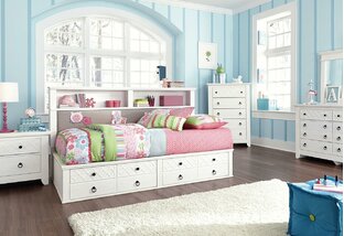 On-Trend for Teens: Bright Bedroom