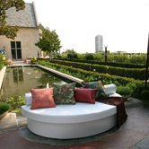 Demi-lune Outdoor Platform Bed