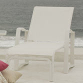 Momentum Chaise Lounge
