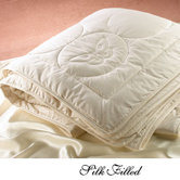 100% Egyptian Cotton Shell Silk Filled Comforter in Cream
