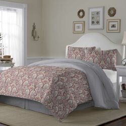 Venetia Reversible Quilt Set in Coral