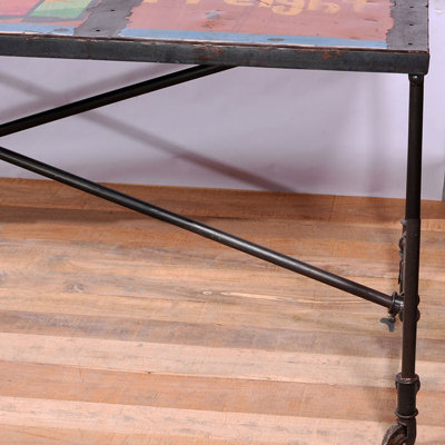 CG Sparks Freight Truck Dining Table