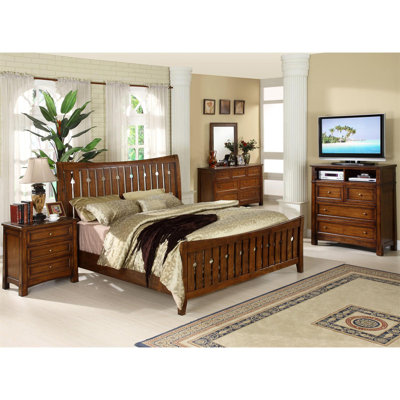 Riverside Furniture Craftsman Home Slat Bed