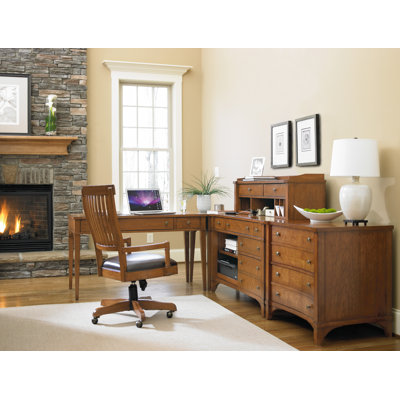 Hooker Furniture Abbott Place Smart Hutch in Clear Natural Cherry