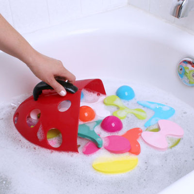 Boon Bug Pod Bath Toy Scoop in Red