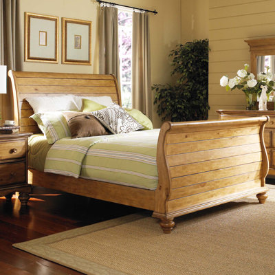 Hamptons Sleigh Bed by Hillsdale Furniture -image