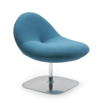 Artifort Leather Chair by Michiel Van Der Kley