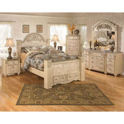 Saveaha Headboard Bedroom Collection by Signature Design by Ashley -image