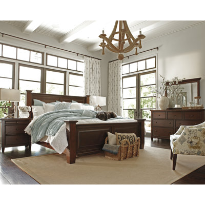 Hindell Park Four Poster Bed by Signature Design by Ashley -image