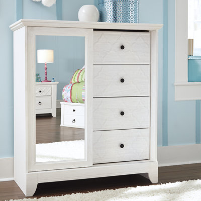 Iseydona 4 Drawer Gentleman's Chest by Signature Design by Ashley -image