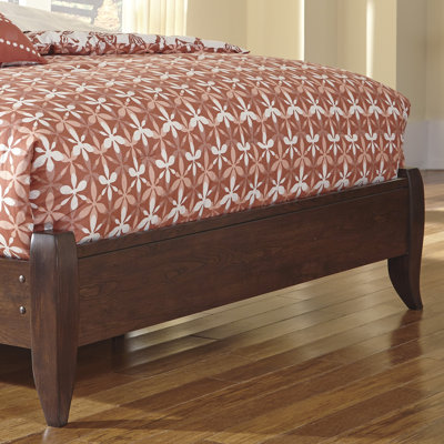 Gennaguire Panel Footboard with Rails by Signature Design by Ashley -image