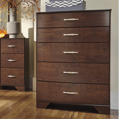 Gennaguire 5 Drawer Chest by Signature Design by Ashley -image