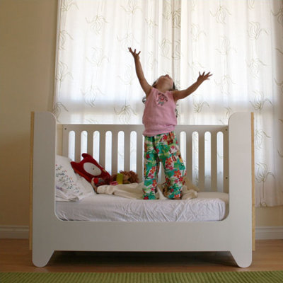 Spot on Square Hiya Convertible Crib