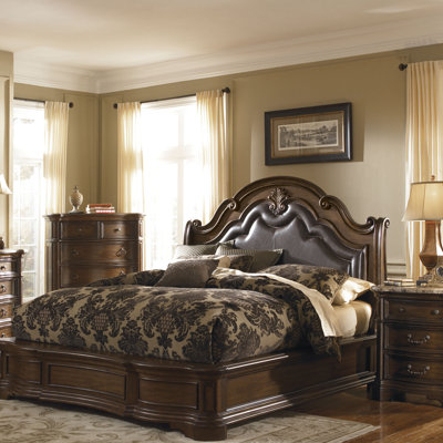 Courtland Panel Bed by Pulaski Furniture -image