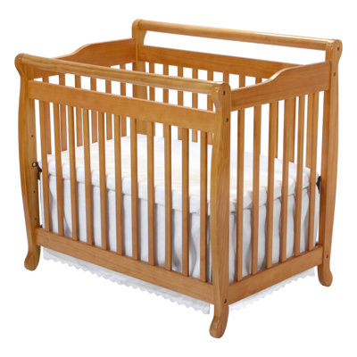 DaVinci Emily Mini 2-in-1 Convertible Crib in Honey Oak