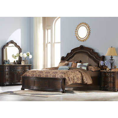 Le Grande Old World Platform Bedroom Collection by Liberty Furniture -image