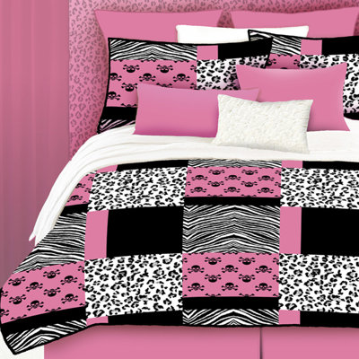 Veratex, Inc. Skulls Comforter Set in Pink