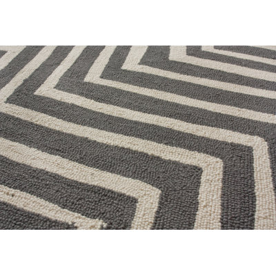 nuLOOM Trellis Charcoal Chevron Rug