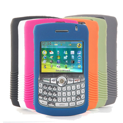 Gut Cases Blackberry Curve Gripper in Green
