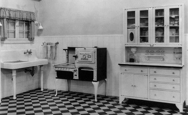 1910 kitchen