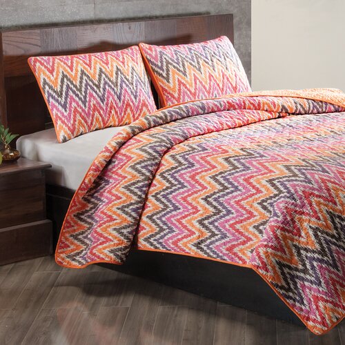 American Mills Flamestitch Quilt Set